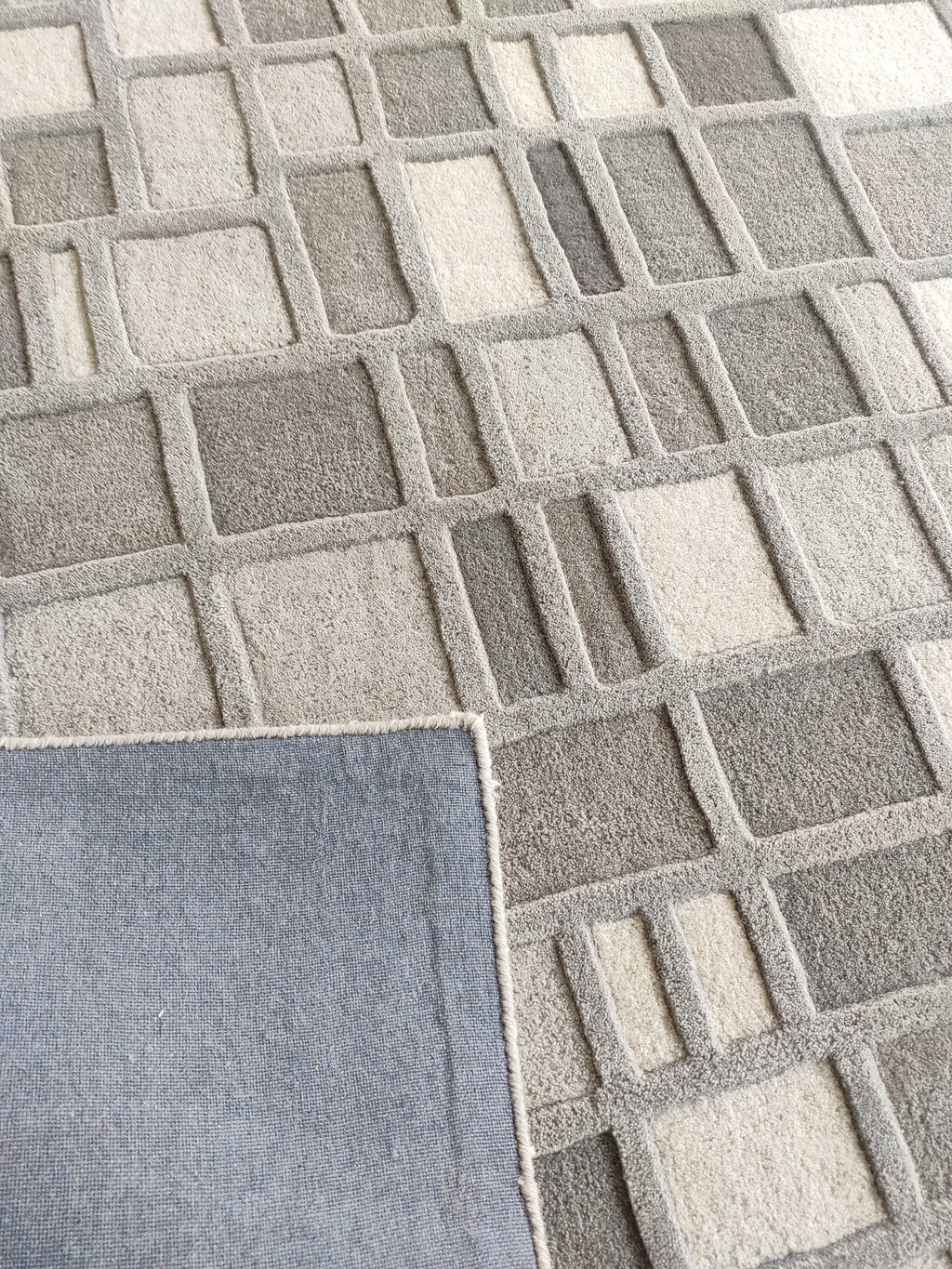 Cross Hatch Hand Tufted Wool Rug Light Grey