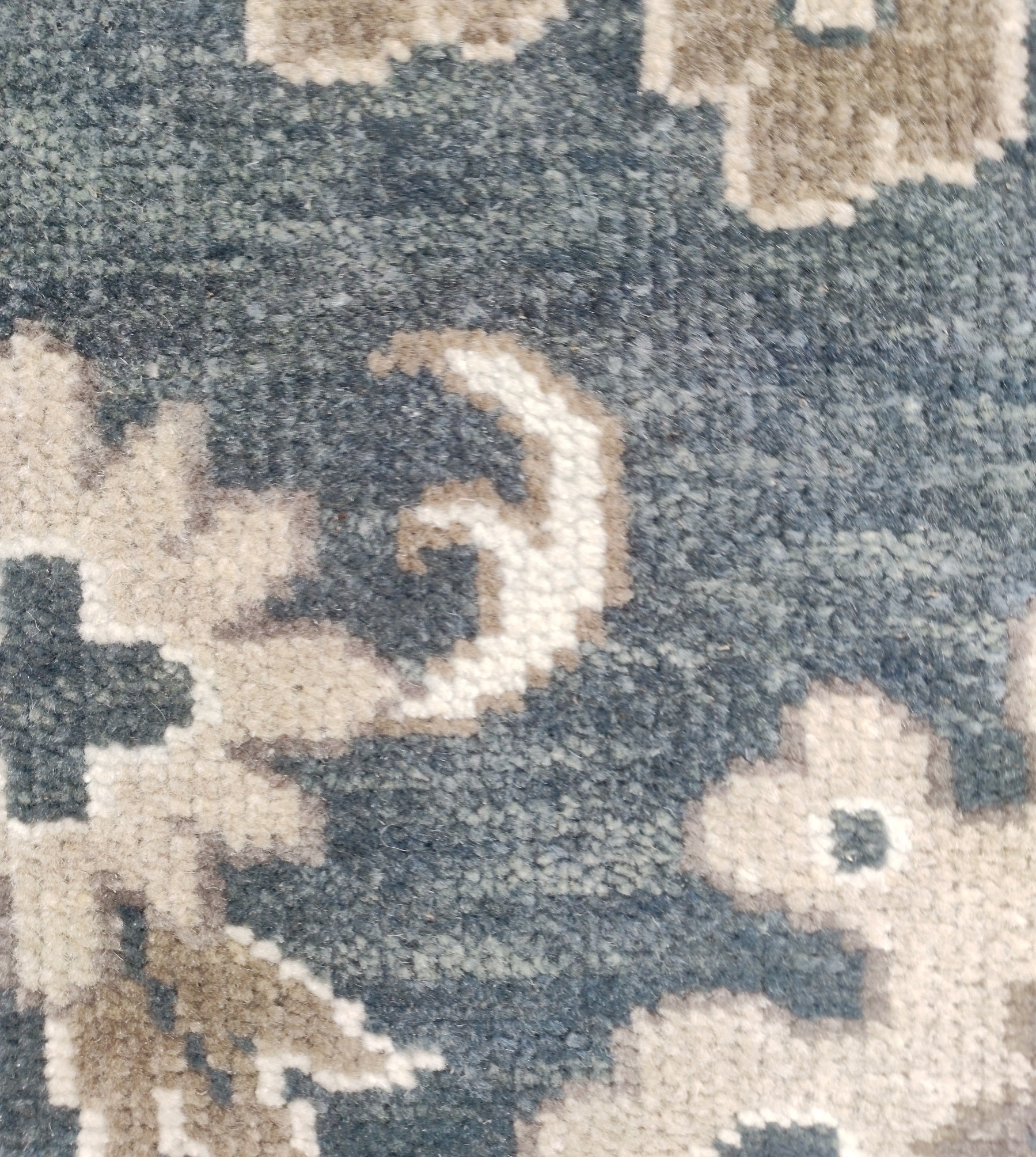 Harlequin Traditional Hand Knotted Wool Rug Grey