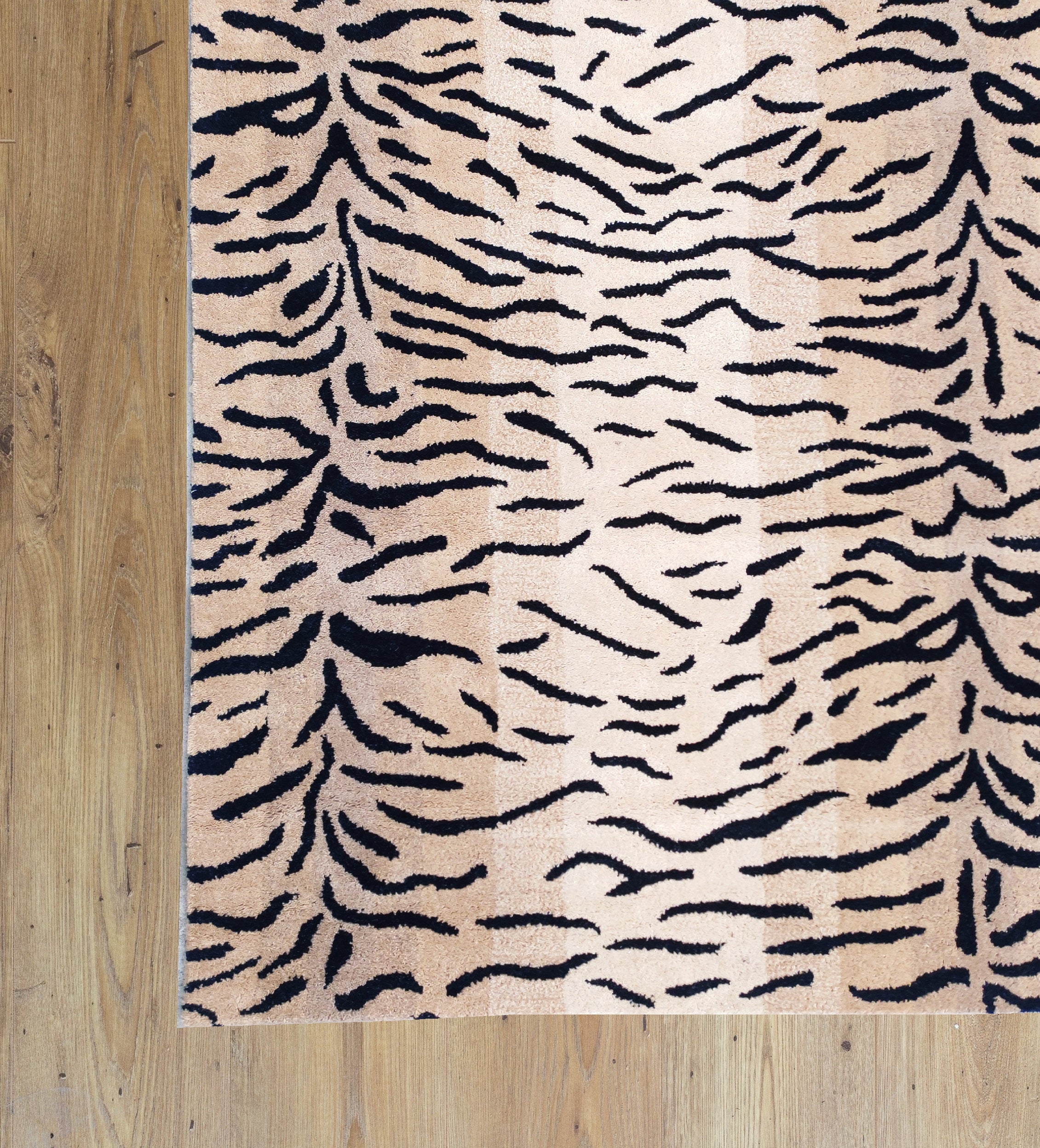 Lion Animal Sheersucker Hand Tufted Wool Rug Beige