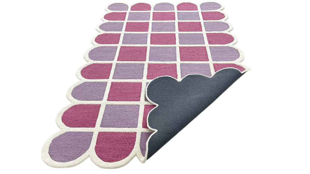 Selena Checkered Scalloped Hand Tufted Wool Rug Pink
