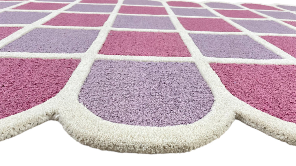 Selena Checkered Scalloped Hand Tufted Wool Rug Pink